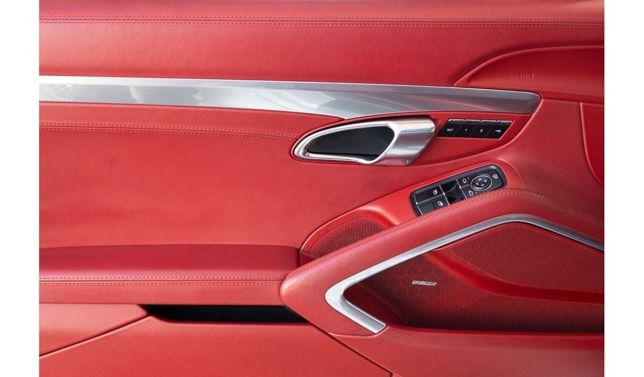 بورش 911 Carrera 4S 3.8L Coupe Porsche 911 Carrera 4S 2015 GCC with Flexible Down-Payment.
