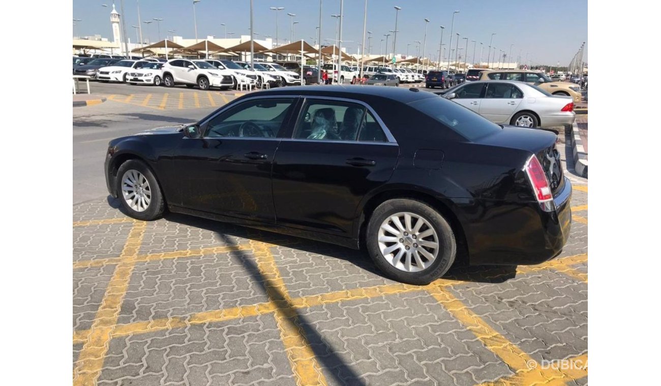 Chrysler 300C Chrysler C300 2014 very good condition