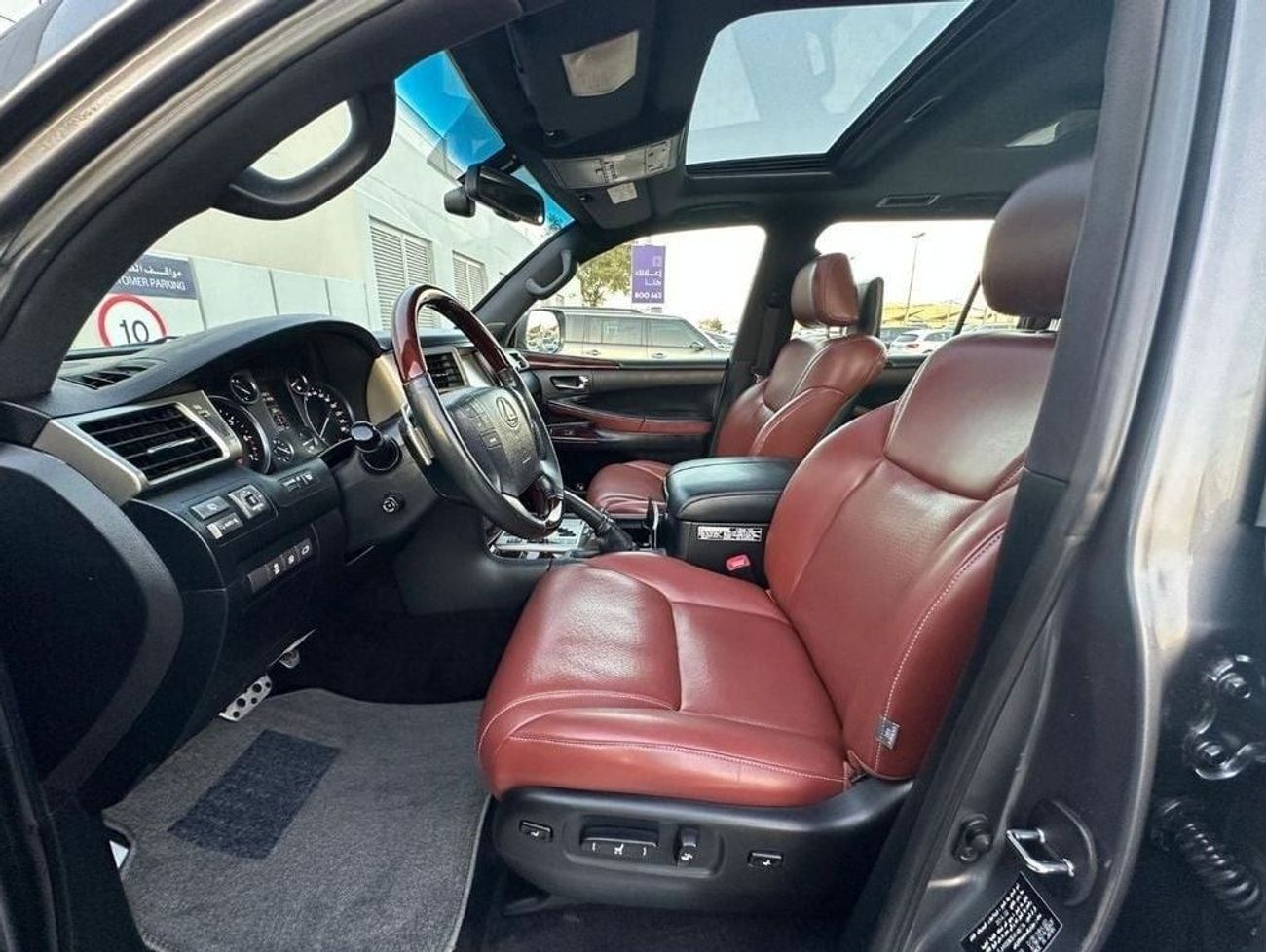 لكزس LX 570 Platinum Signature 5.7L LEXUS LX570s 2014 GCC// ACCIDENTS FREE// FULL OPTIONS// PERFECT CONDITION