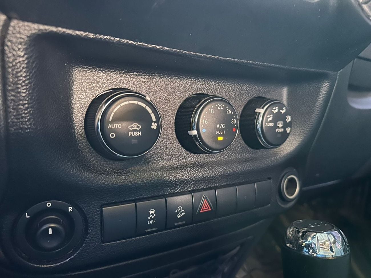جيب رانجلر Sahara 3.6L A/T