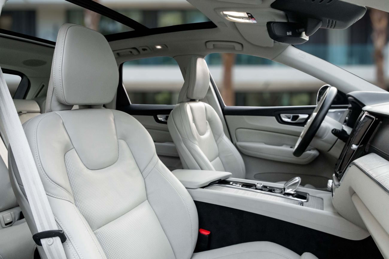 Volvo XC60 INSCRIPTION | 2,155 P.M | 0% Downpayment | B5 Inscription!