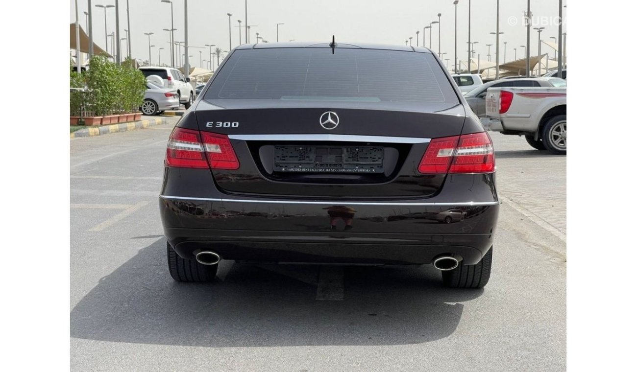 مرسيدس بنز E300 موديل 2010 خليجي 6 سلندر ماشية 159000 km