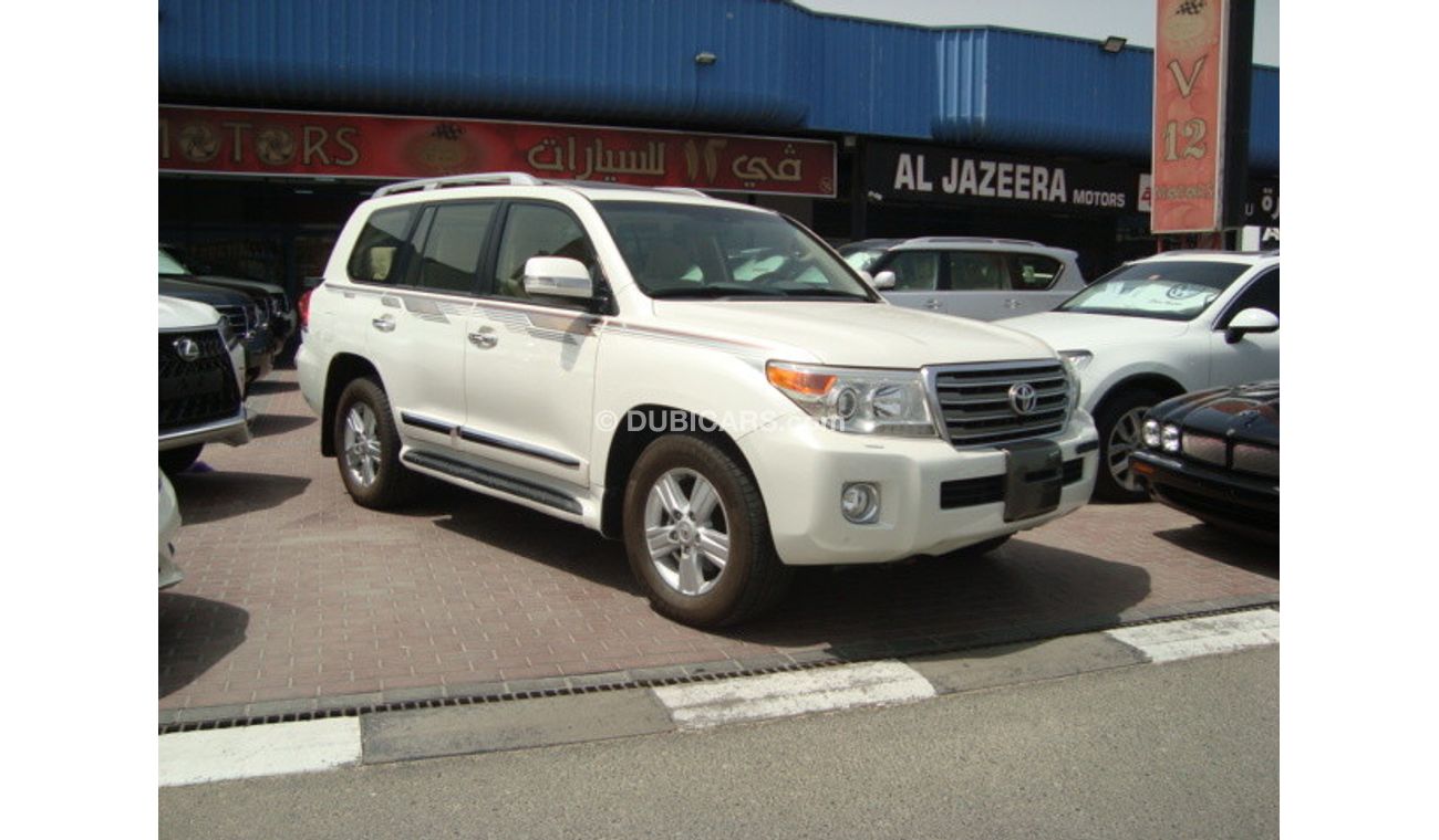 Toyota Land Cruiser GXR V8