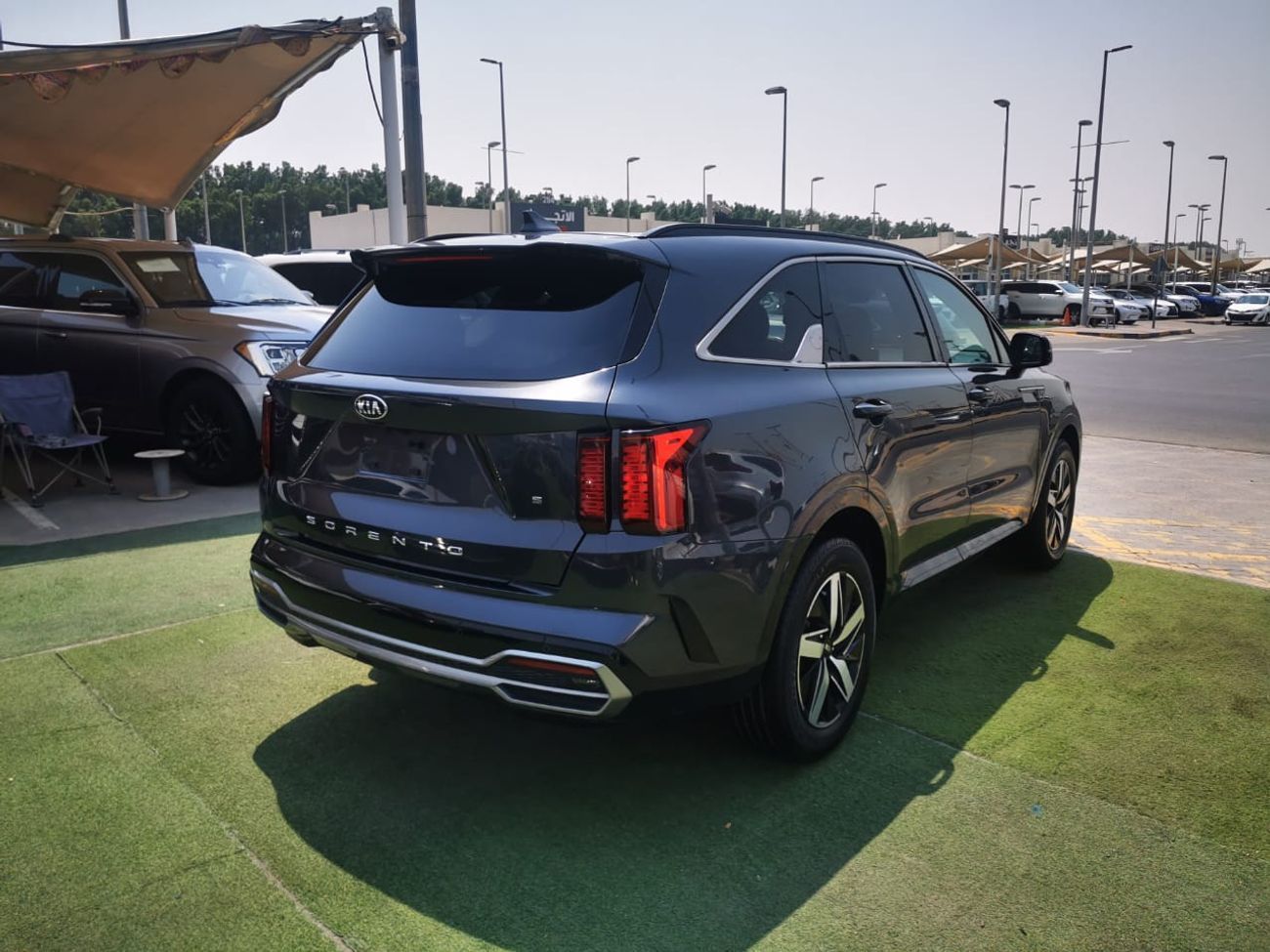 كيا سورينتو Std 2.5L FWD