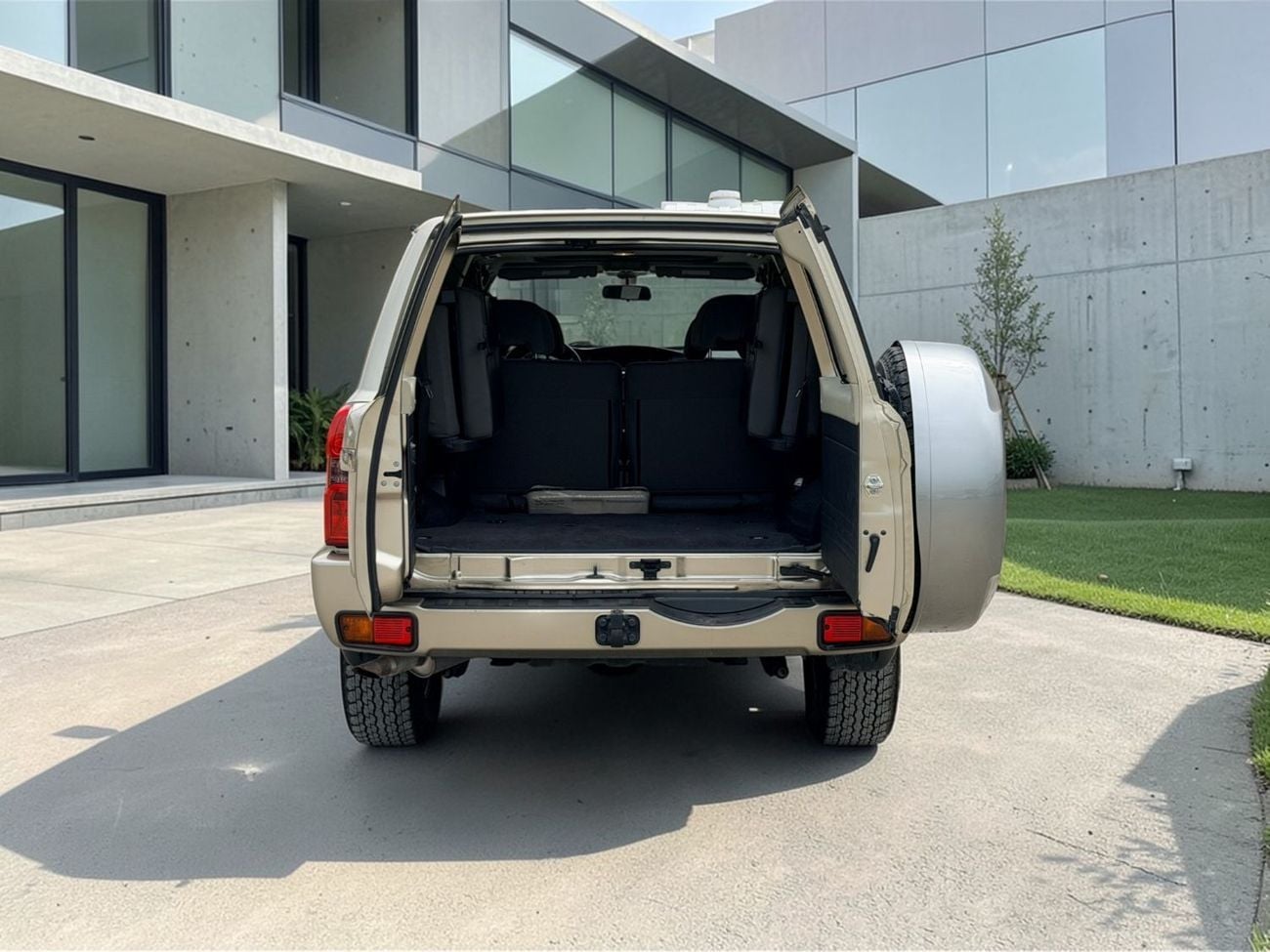 Nissan Patrol Safari Safari 4.8L A/T NISSAN PATROL SAFARI | 4.8L V6 | 2022 | GCC SPECS | AED 2,399 PER MONTH