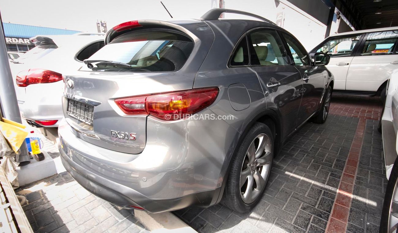 Infiniti FX50 S