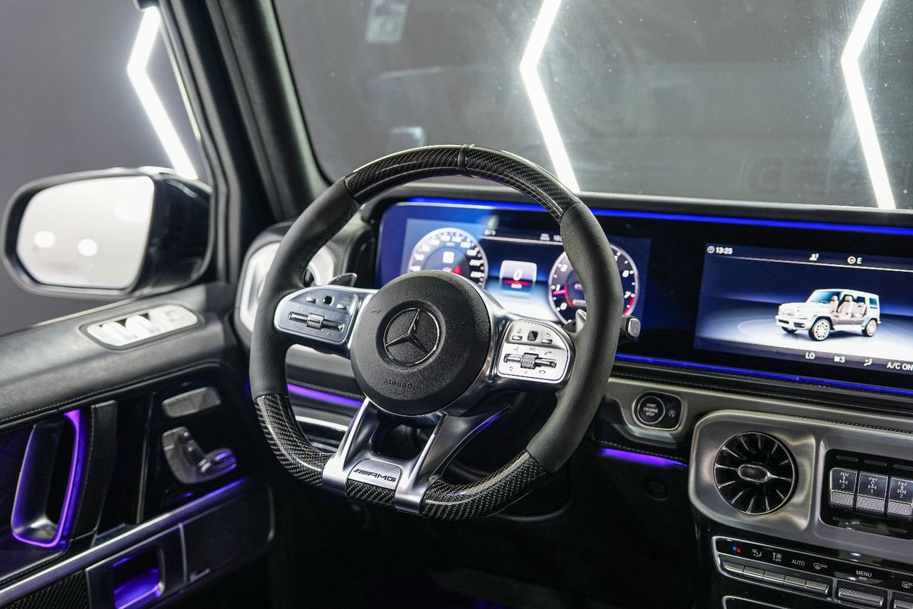 Mercedes-Benz G 63 AMG Std 4.0L Night Package, Carbon Fiber Interior, Low KM!!