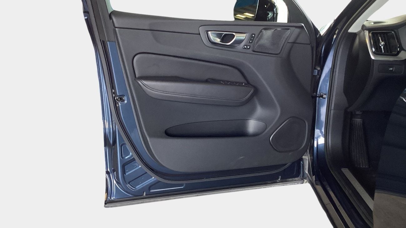 فولفو XC 60 2.0 B5 P MHEV ULTIMATE DARK 4WD AUTO | شامل الضمان | 0 ﺪﻔﻋﺓ ﺃﻮﻟﻯ