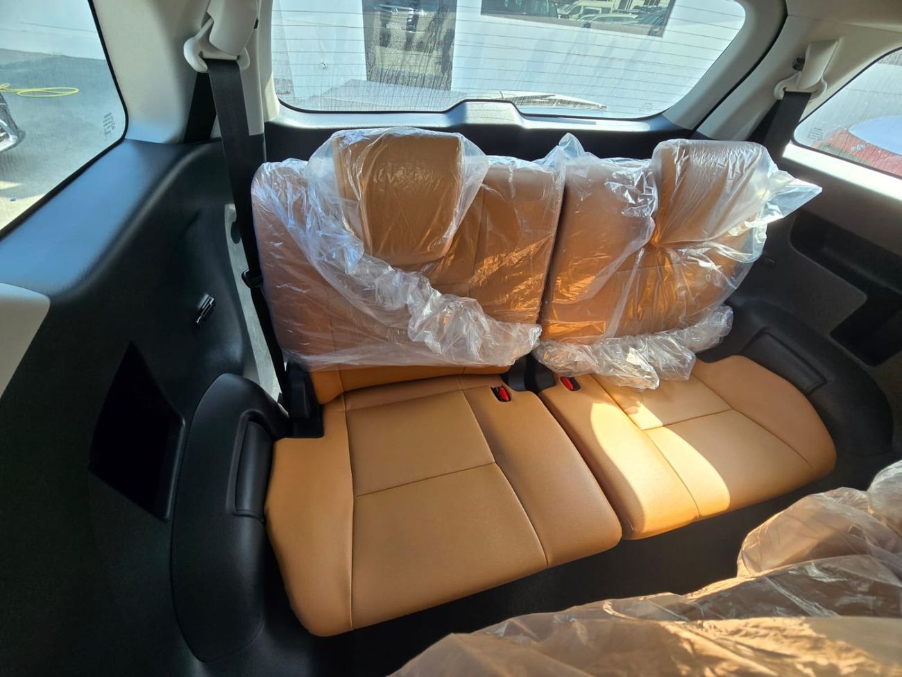 تويوتا فورتونر 4.0L PETROL A/T SR5 V6  7 SEATER