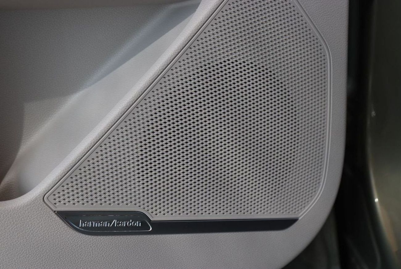 Kia Sportage 2.0L HYBRID, KEYLESS ENTRY, PUSH START,LEATHER SEAT, PANORAMIC ROOF, MODEL 2024 CHINA SPECS