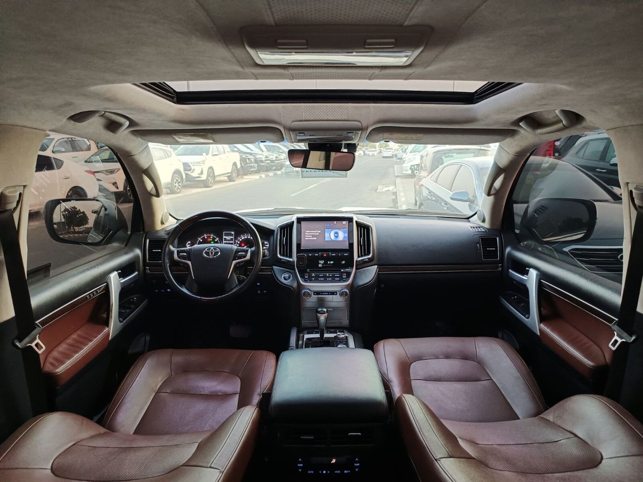 Toyota Land Cruiser / VXR 5.7/ ORG SHP/ HYUDRAULIC/ LOT#58646