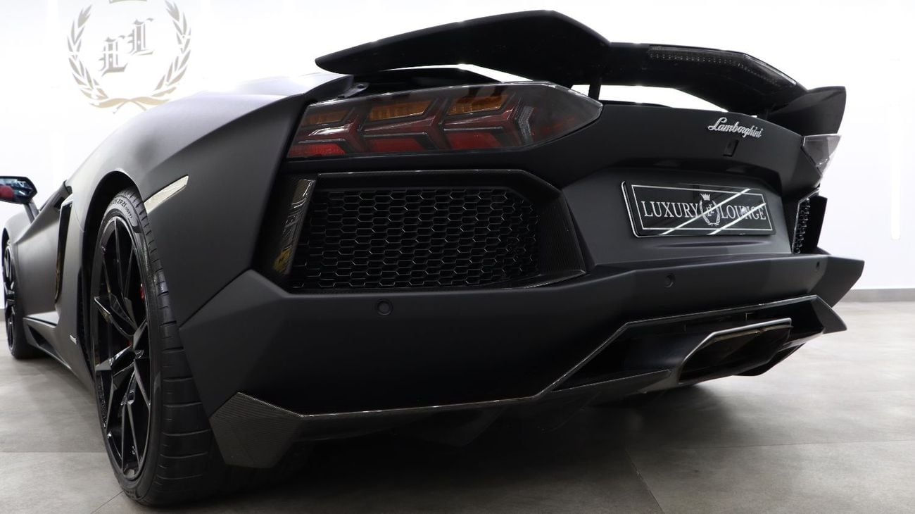 Lamborghini Aventador Lamborghini Avantador 2015 Roadster  6.5L V12 Excellent Condition