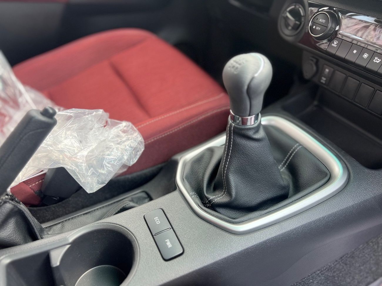 تويوتا هيلوكس تايوتا هايلوكس جي آر5  إس ار 2025٥