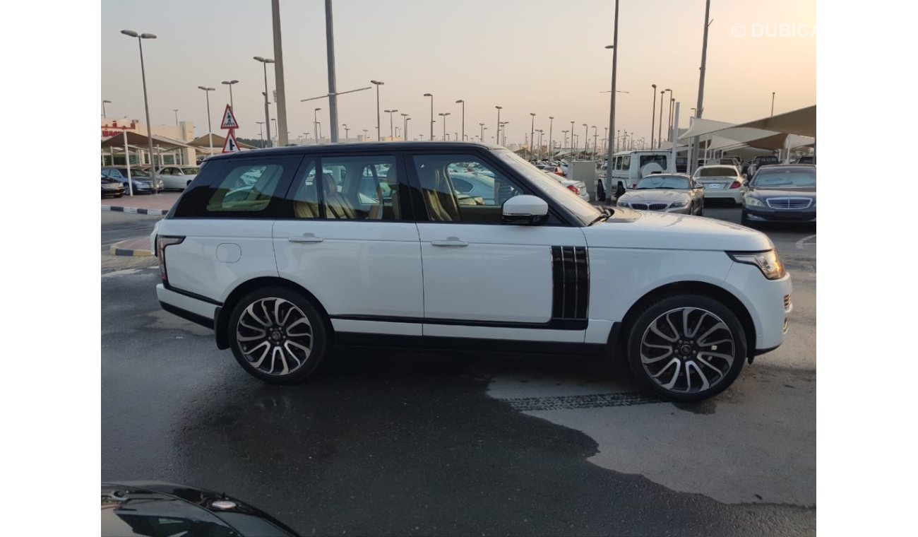 Land Rover Range Rover Vogue SE Supercharged Rang Rover super charge model 2014 GCC  car prefect condition full service