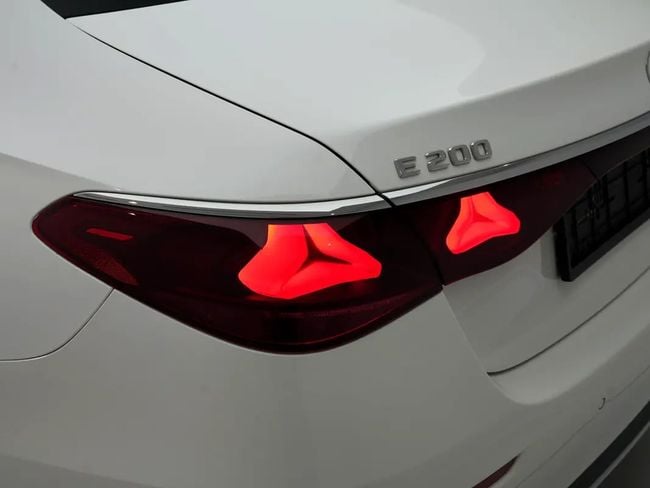 Mercedes-Benz E-Class STANDARD, миниатюра 27