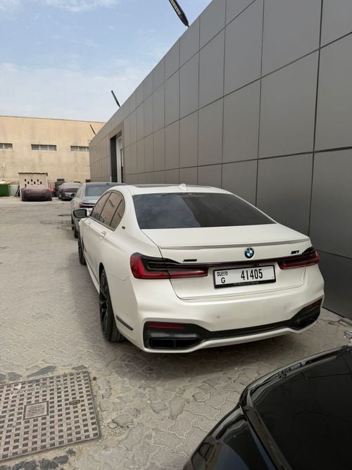بي أم دبليو M760Li