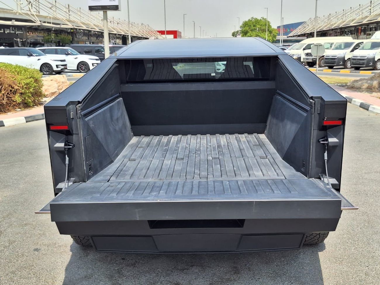 تسلا سايبرتراك Cyberbeast