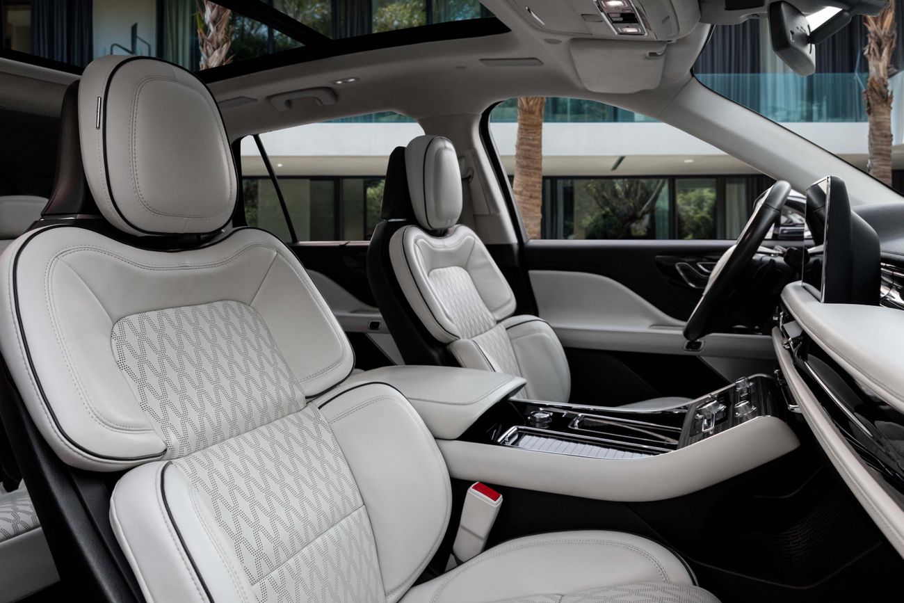 Lincoln Aviator Aviator Presidential | 2,840 P.M | 0% Downpayment | Immaculate Condition!