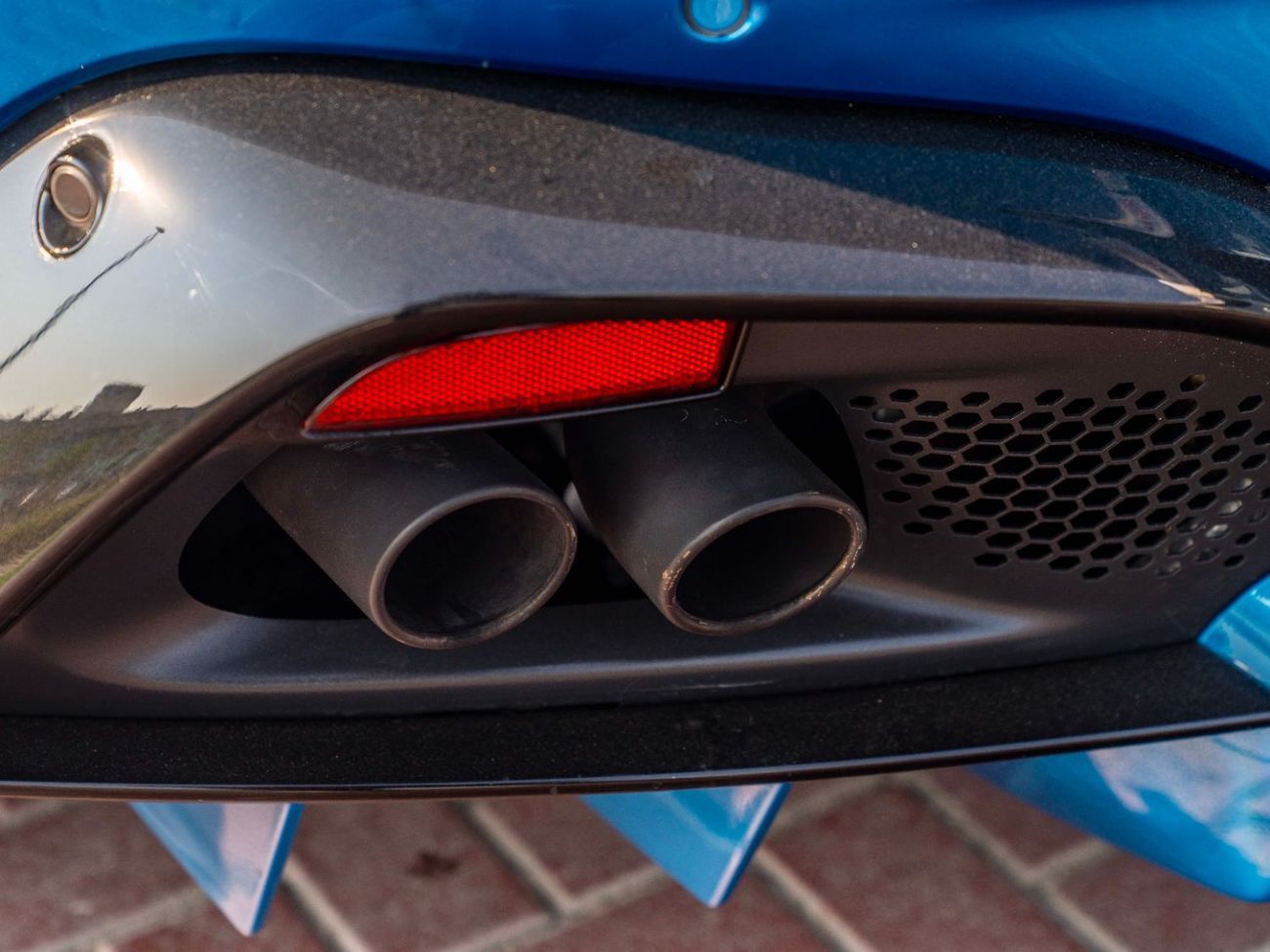 Aston Martin Vantage S