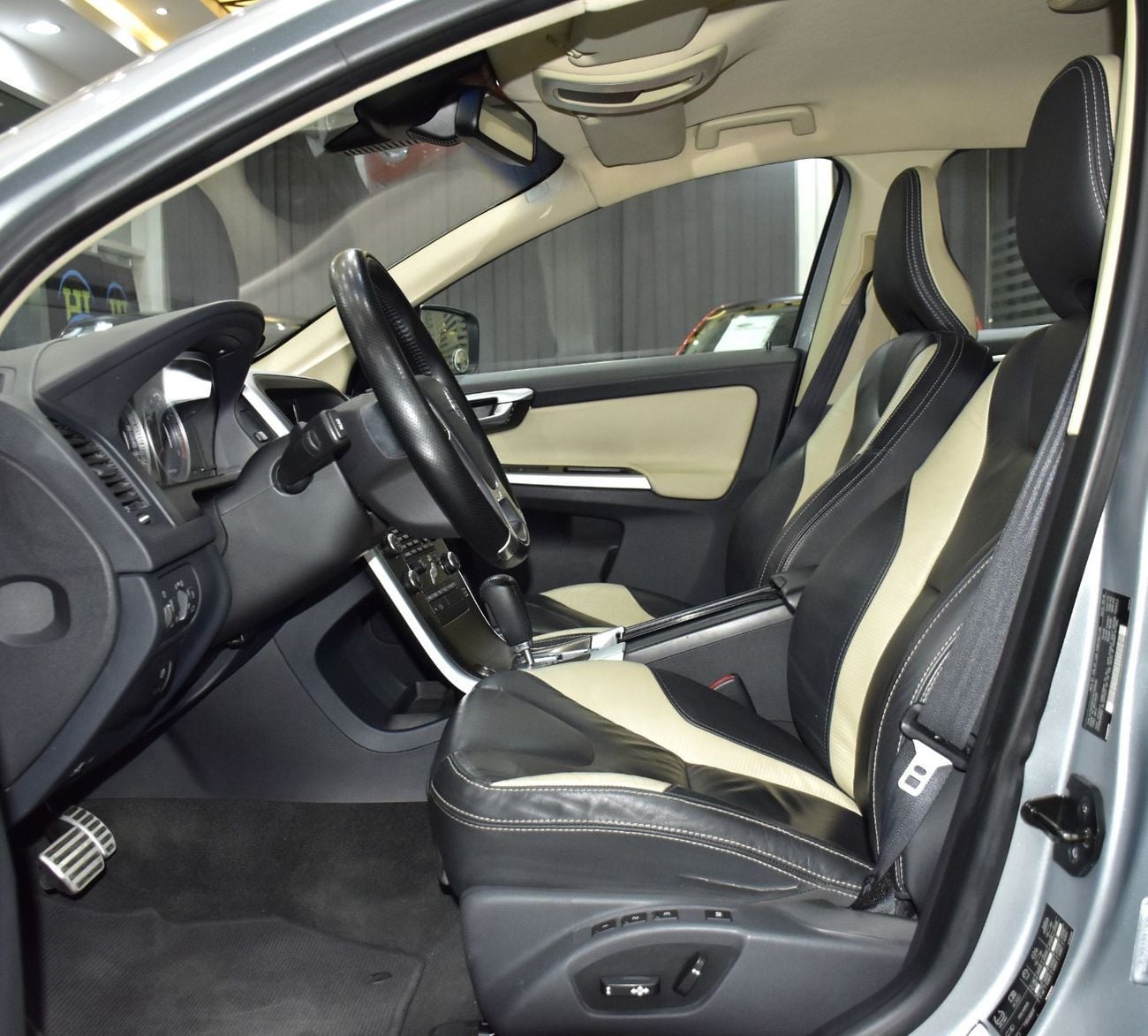 Volvo XC60 EXCELLENT DEAL for our Volvo T6 AWD R-Design ( 2010 Model ) in Silver Color GCC Specs