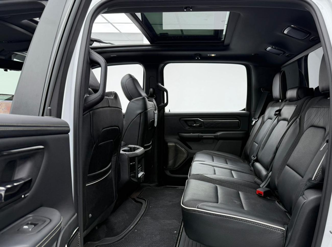 رام 1500 2025 Dodge RAM 1500 Night Edition, 5 Years RAM Warranty + Service Pack, Low Km, Fully Loaded, GCC