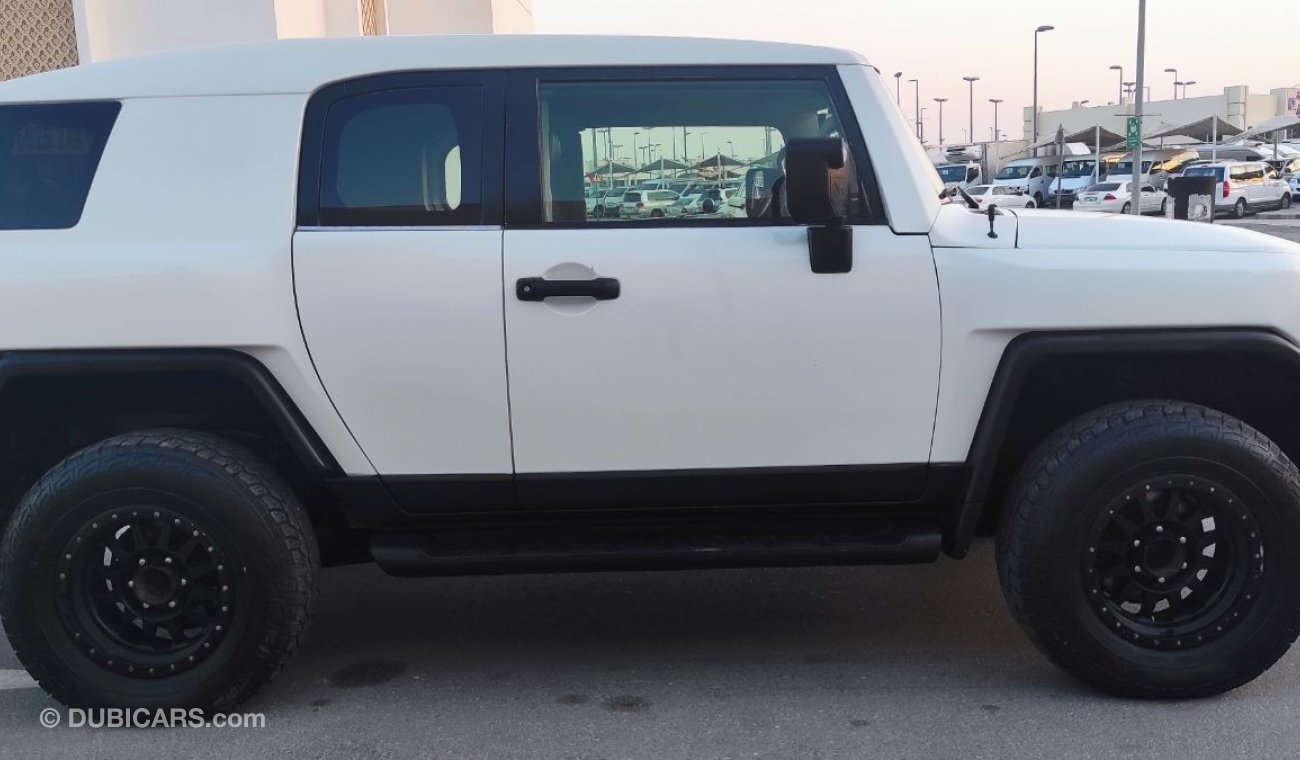 Toyota FJ Cruiser V6 GX.R