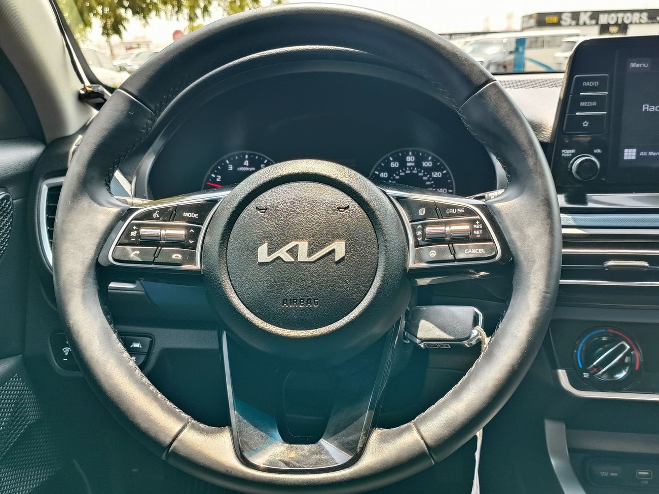 Kia Seltos S DUAL TONE /  1 YEAR WARANTY */ REGISTERATION / INSURANCE FREE (LOT # 75301)