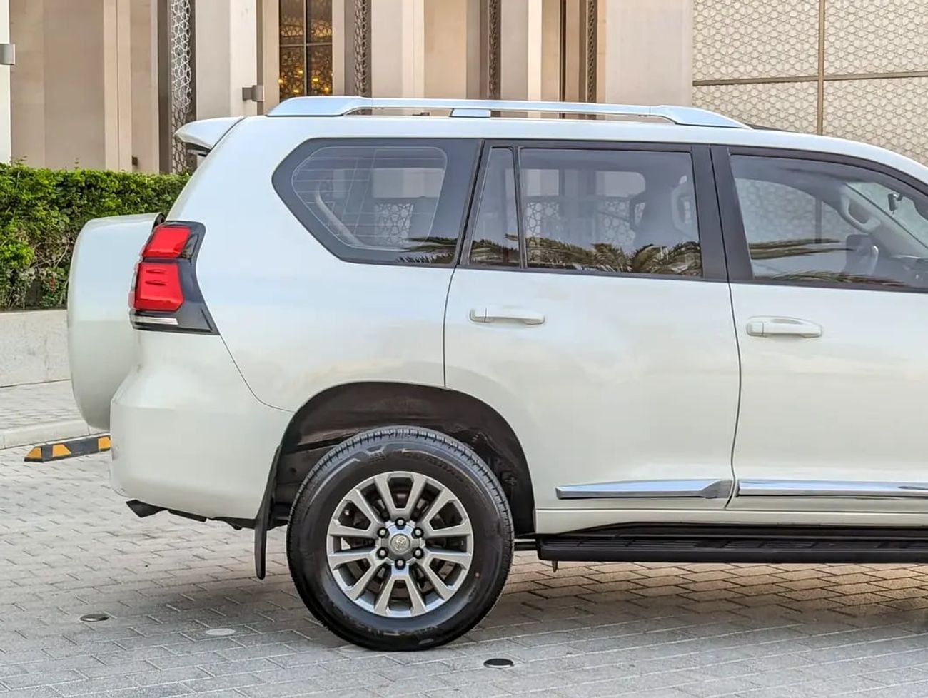 تويوتا برادو GXR TOP FULL OPTION V6 4.0L GCC IN EXCELLENT CONDITION