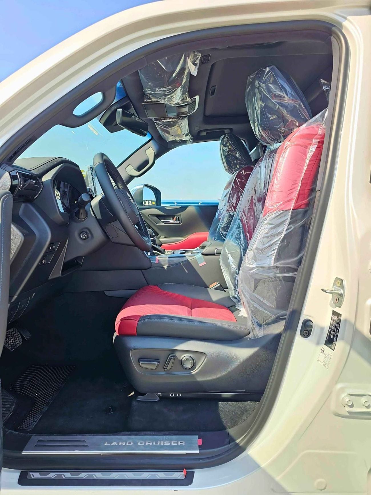 Toyota Land Cruiser VXR LC300 TWIN TURBO / 3.3L DIESEL V6 / LEATHER, SUNROOF / FULL OPTION (CODE#LCDVXRHA)