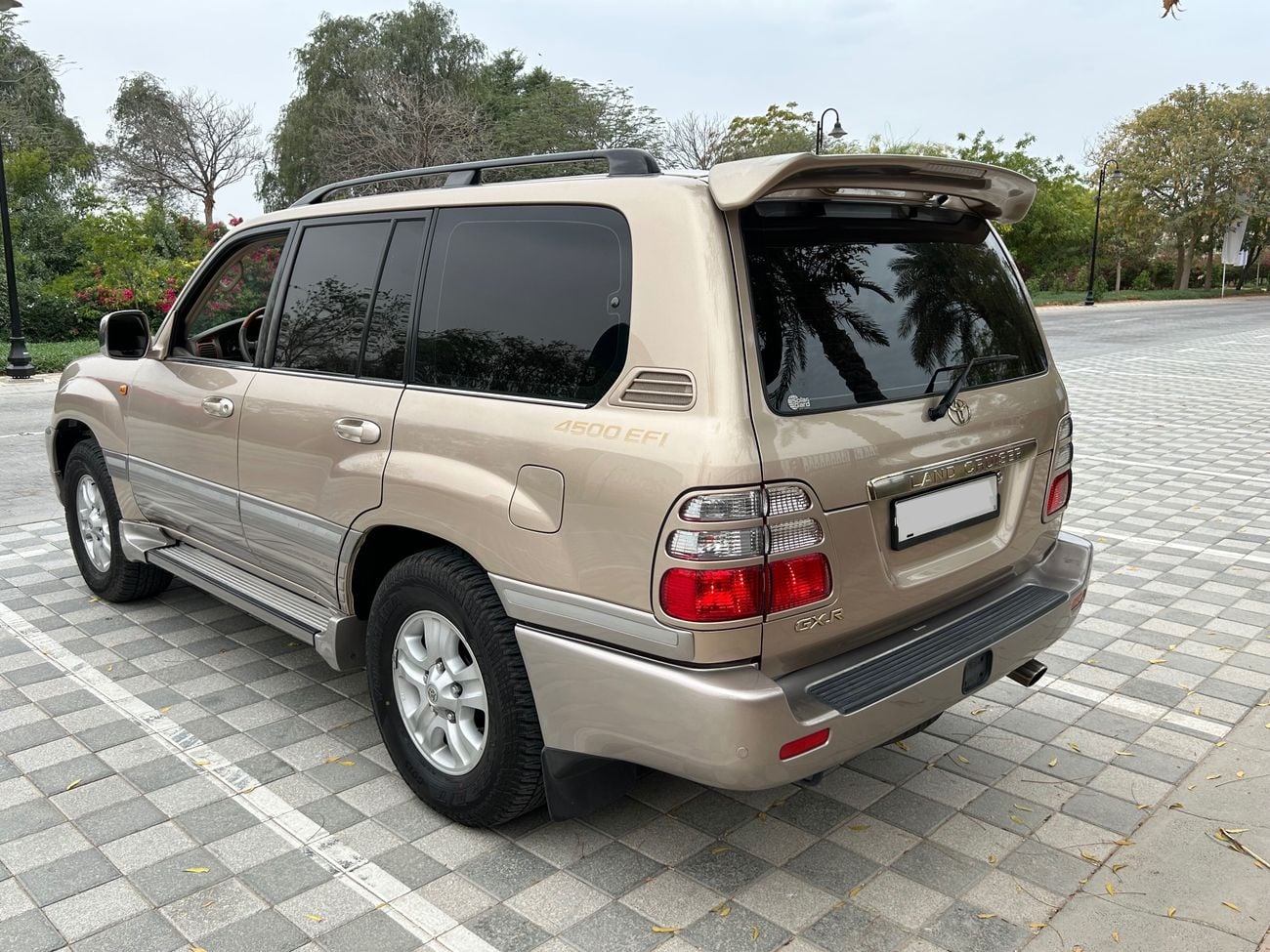 تويوتا لاند كروزر GXR