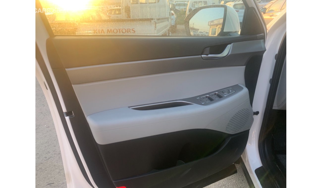 Hyundai Palisade Medium option