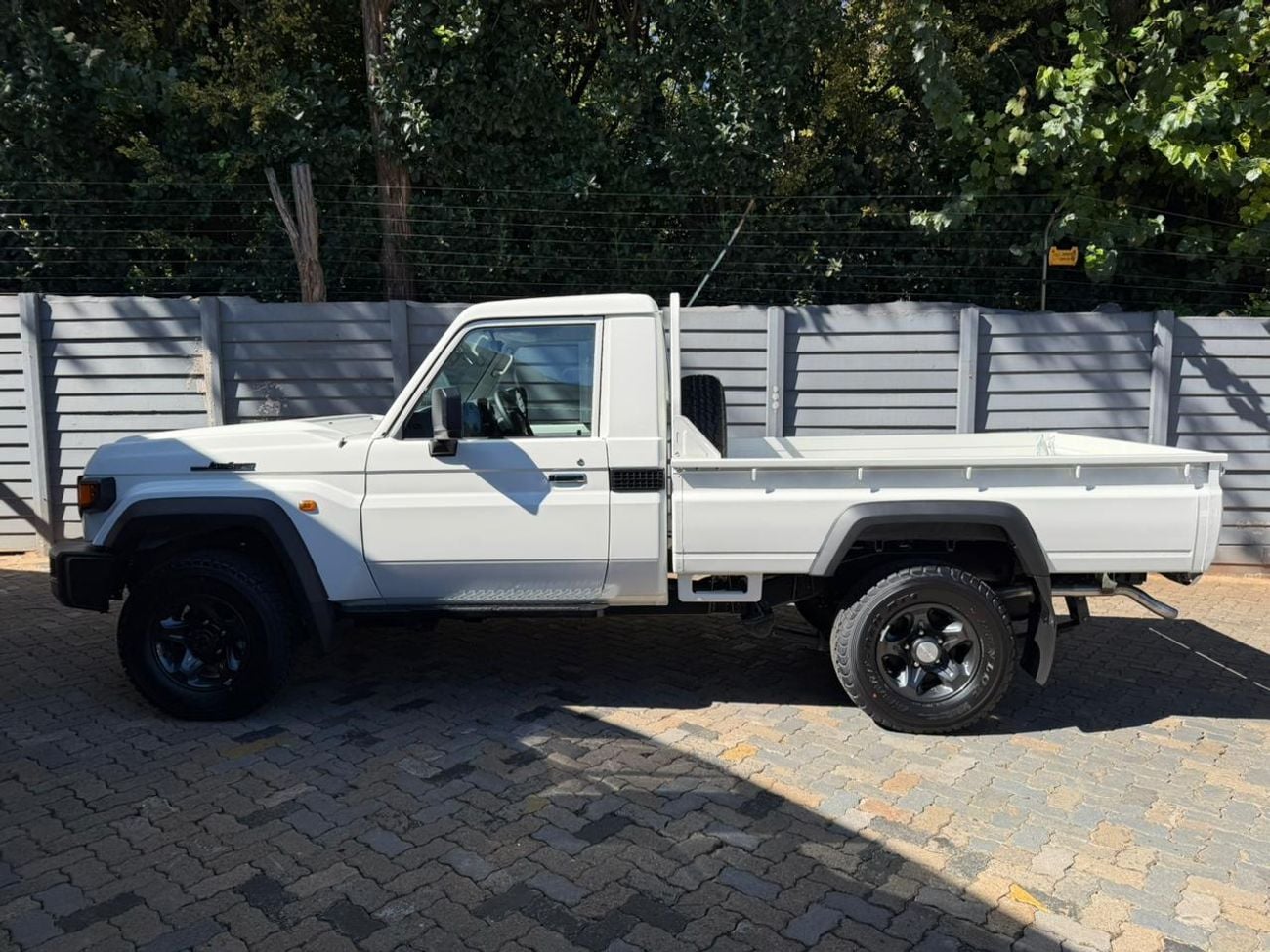 Toyota Land Cruiser Pickup 70 RHD 2025 TOYOTA LC 79 SC 4.2D MT BRAND NEW 0KM