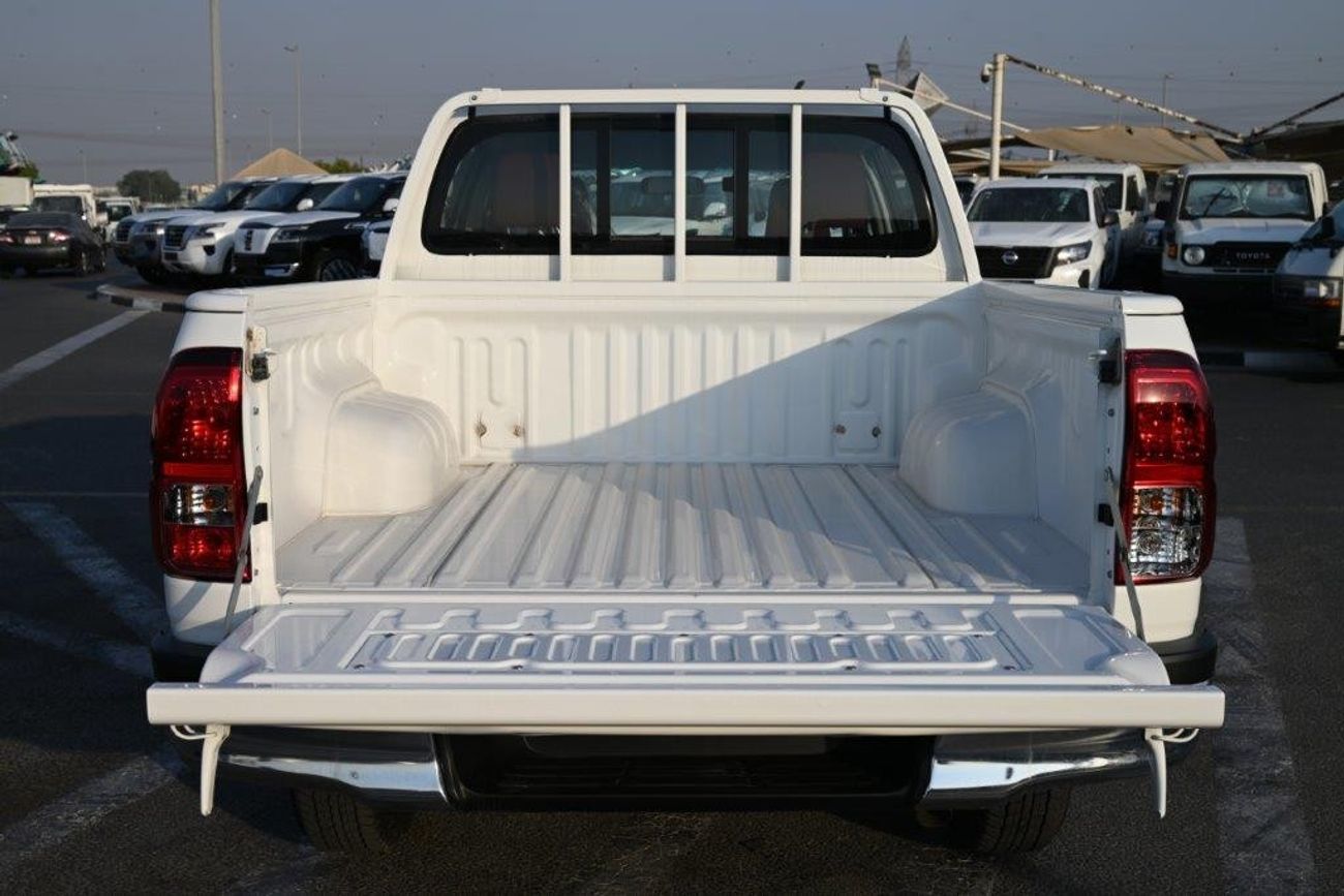 Toyota Hilux Double Cab 2.4L Diesel 6 Seater 4WD Manual Transmission