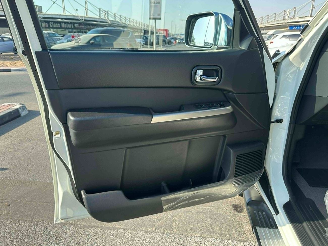 Nissan Patrol GL 4.8L A/T (7 Seater) Nissan GL 2024 GCC Specs Brand New
