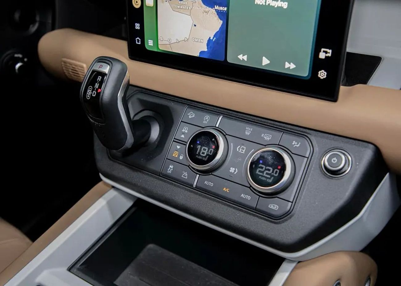 Land Rover Defender P400 90 X-Dynamic HSE 3.0L (5 Seater)