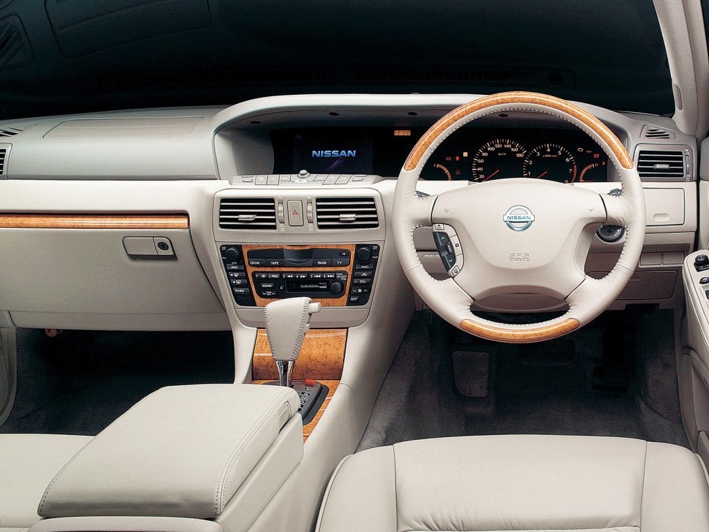 Nissan Cedric interior - Cockpit