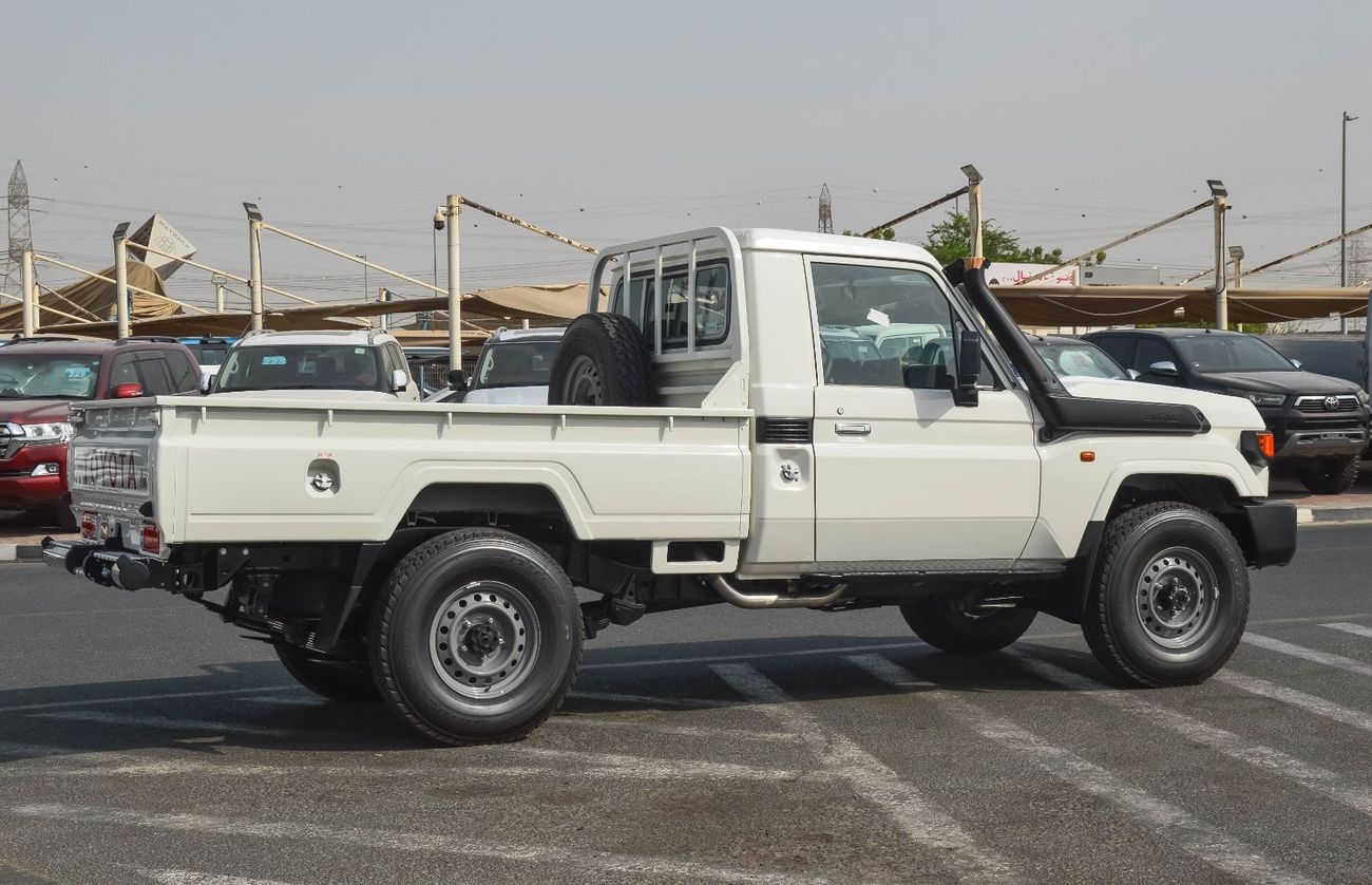 تويوتا لاند كروزر بيك آب TOYOTA LAND CRUISER 79 2.8L 4WD SC MT PICKUP 2025