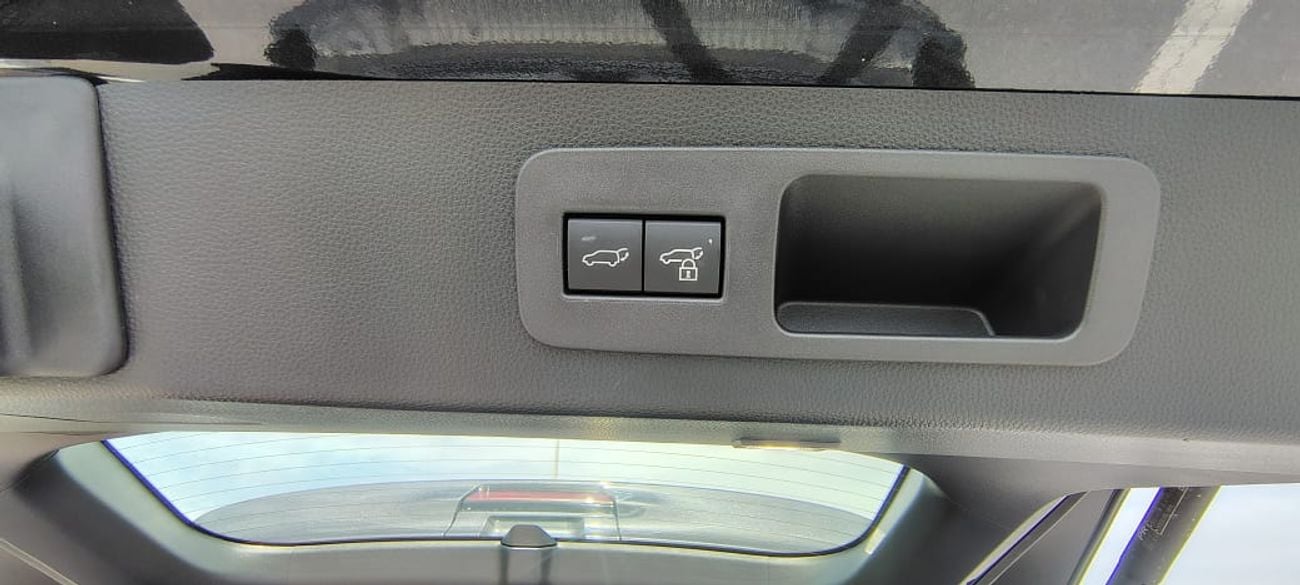 لكزس LX 700h Signature