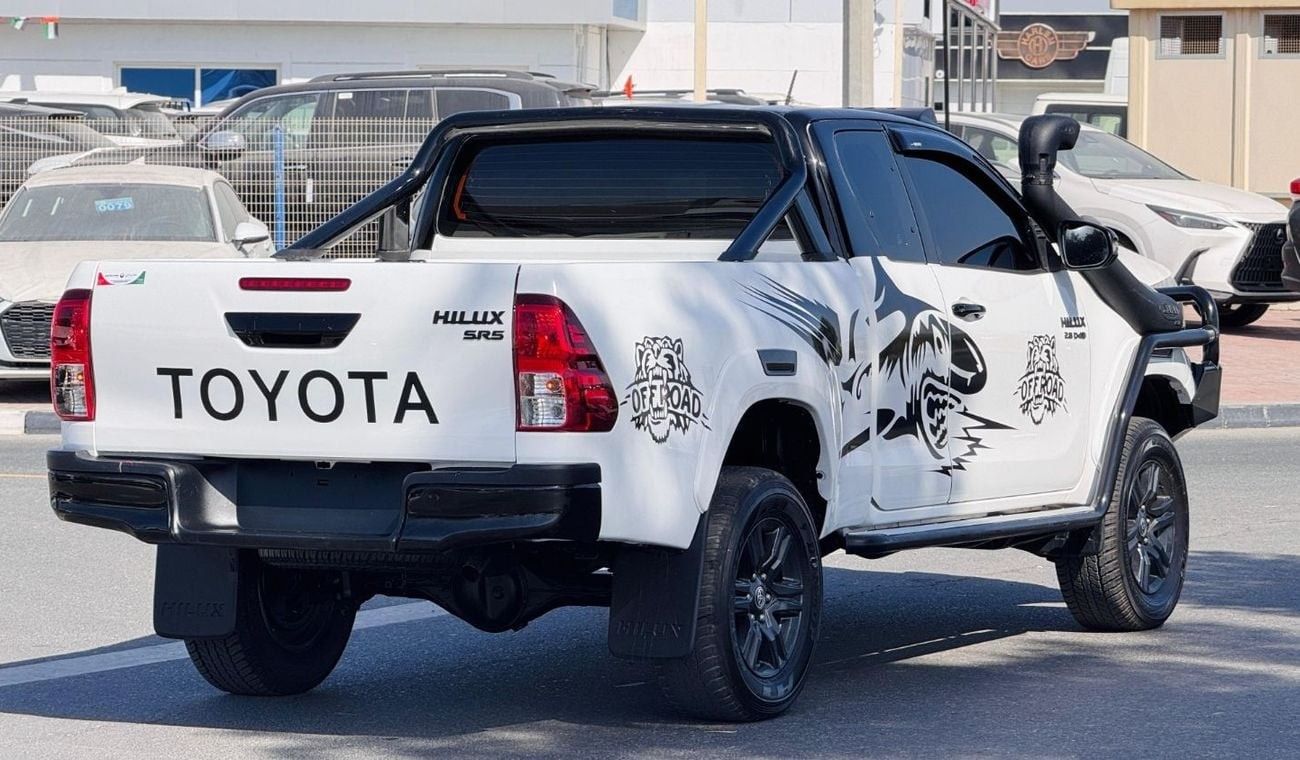 Toyota Hilux SMART CAB | RHD | 2.8L DIESEL ENGINE | MANUAL TRANSMISSION | 2016 | PREMIUM BULL BAR | AIR SNORKEL