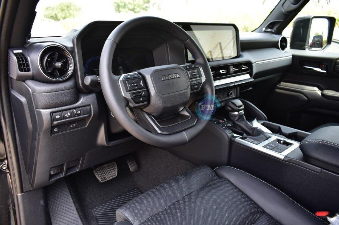 تويوتا برادو Luxury 2.4L Petrol 7 Seat Automatic