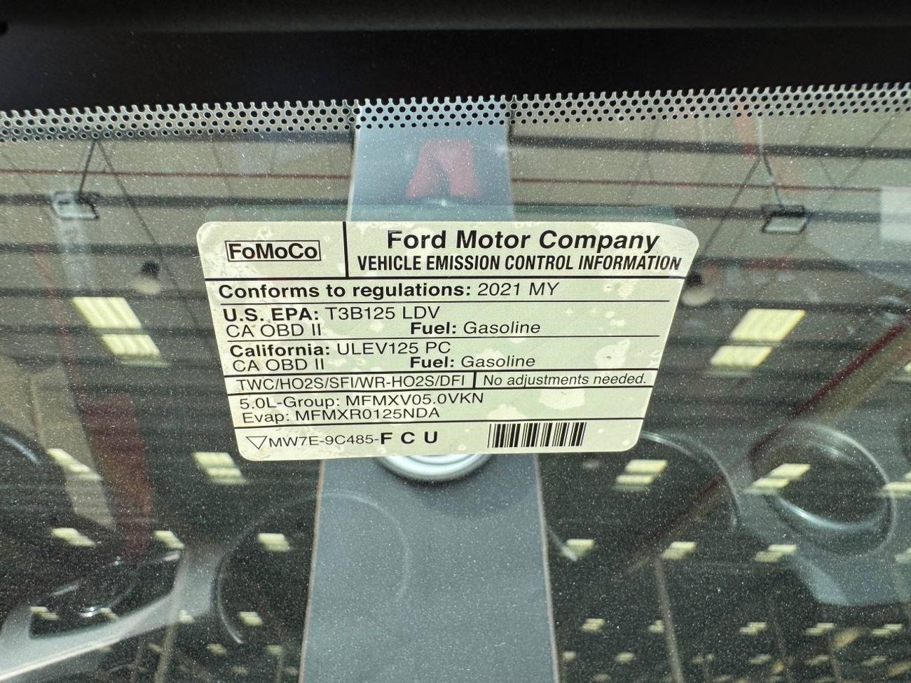 Ford Mustang EcoBoost / 2.3L V4 / BIG SCREEN / RADAR / BLIND SPOTS / REMOTE START / IN PERFECT CONDITION