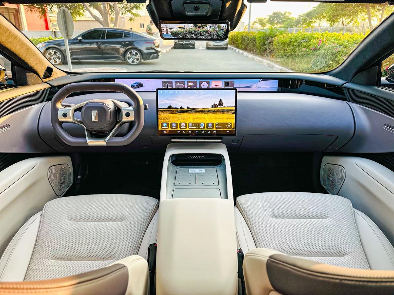 Avatr 12 2024 AVATR 12 Performance AWD | 94.5 kWh | 578 Hp | Range (700 Km) | Law Mileage (44,000 Km) | Warra