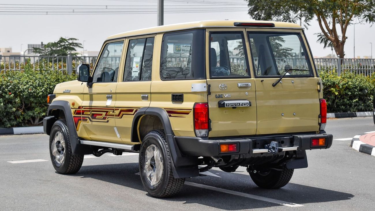 Toyota Land Cruiser 70 ECT0061 - Toyota Land Cruiser Hardtop 5 Doors - 4.0L Petrol Manual - Beige - LX