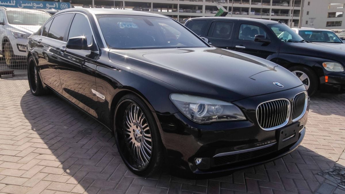 BMW 745 Li for sale AED 60,000. Black, 2009