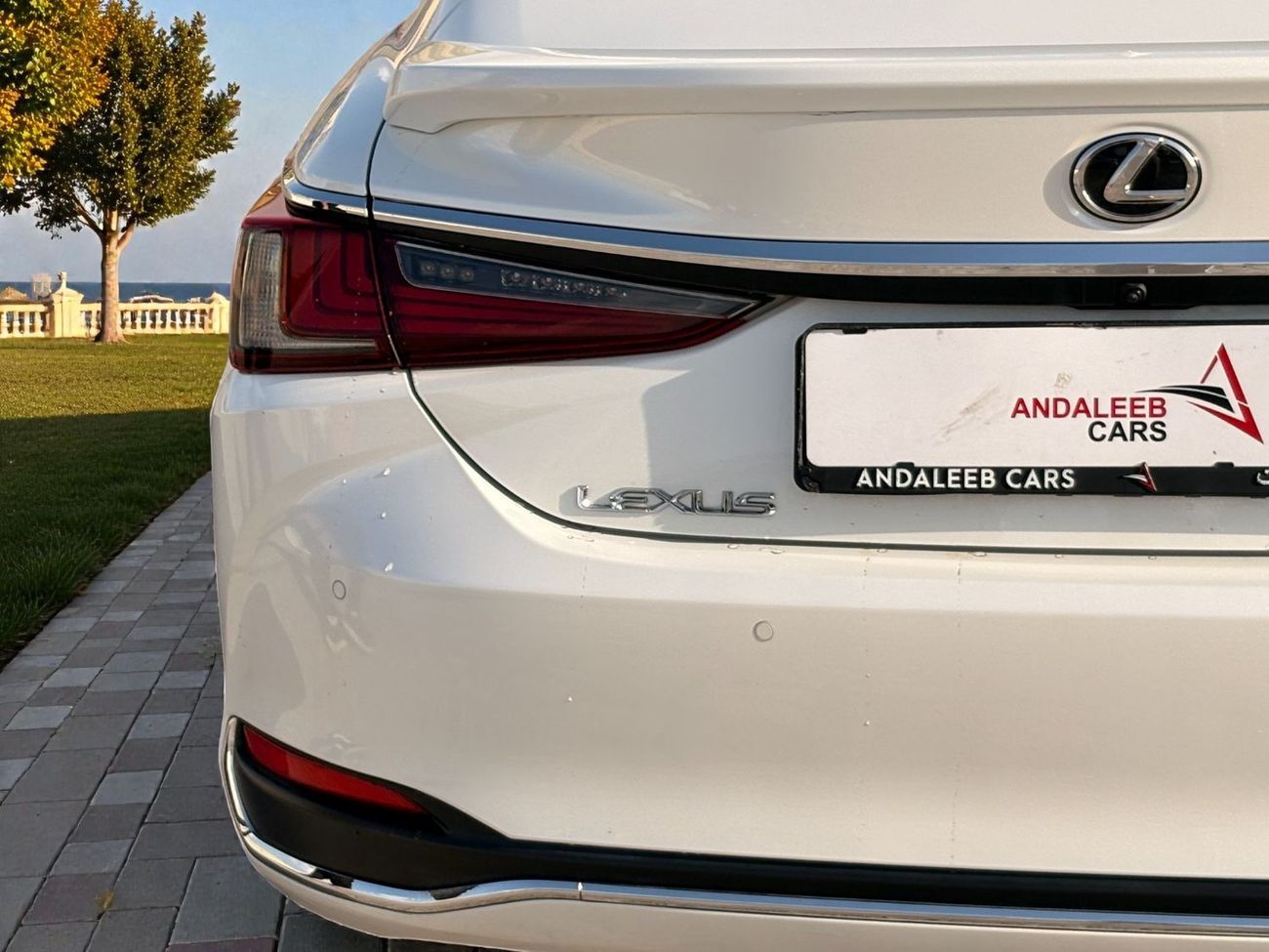 لكزس ES300h PREMIER 2.5L HYBRID | 2023 | GCC SPECS | Agency Warranty | FSH | AED 2,240 per month