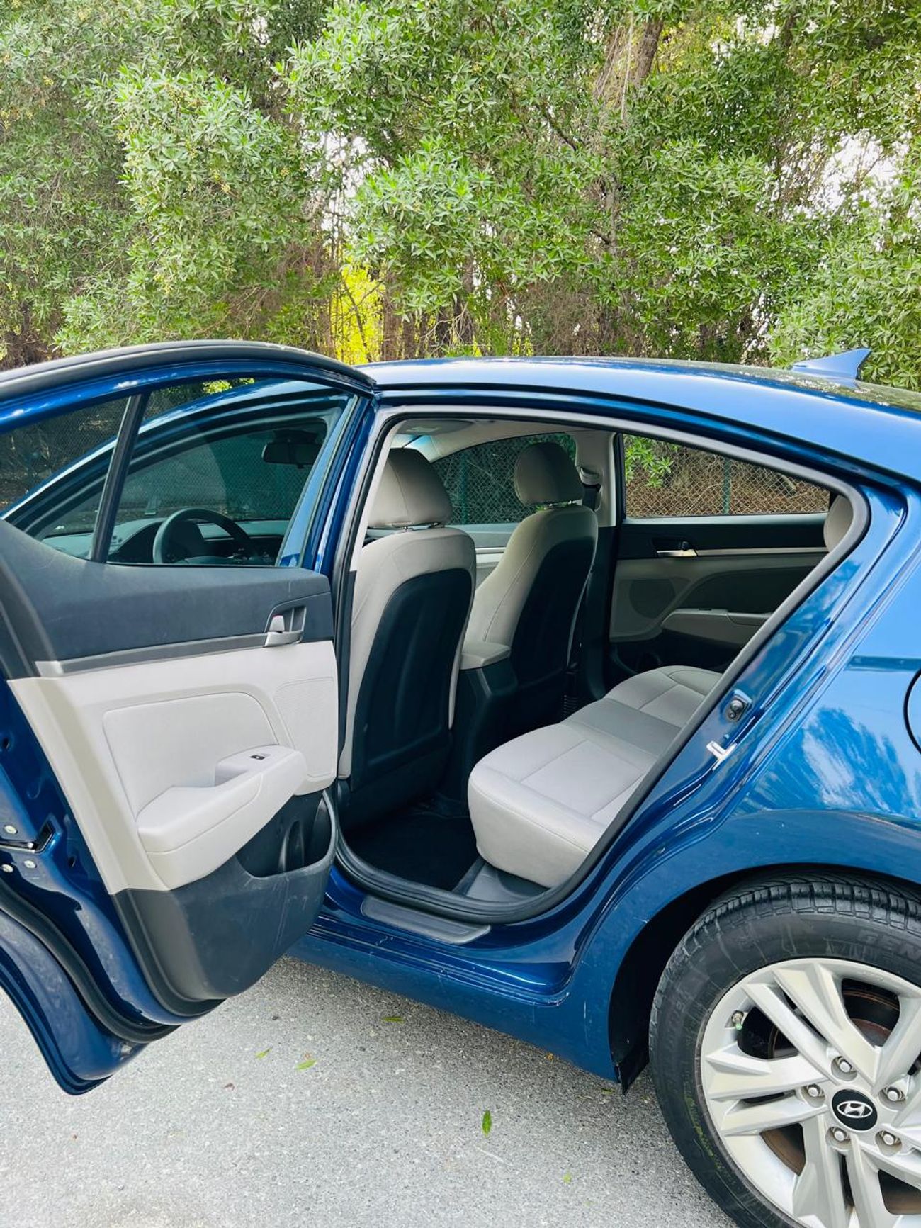 هيونداي إلانترا GLS 2.0L