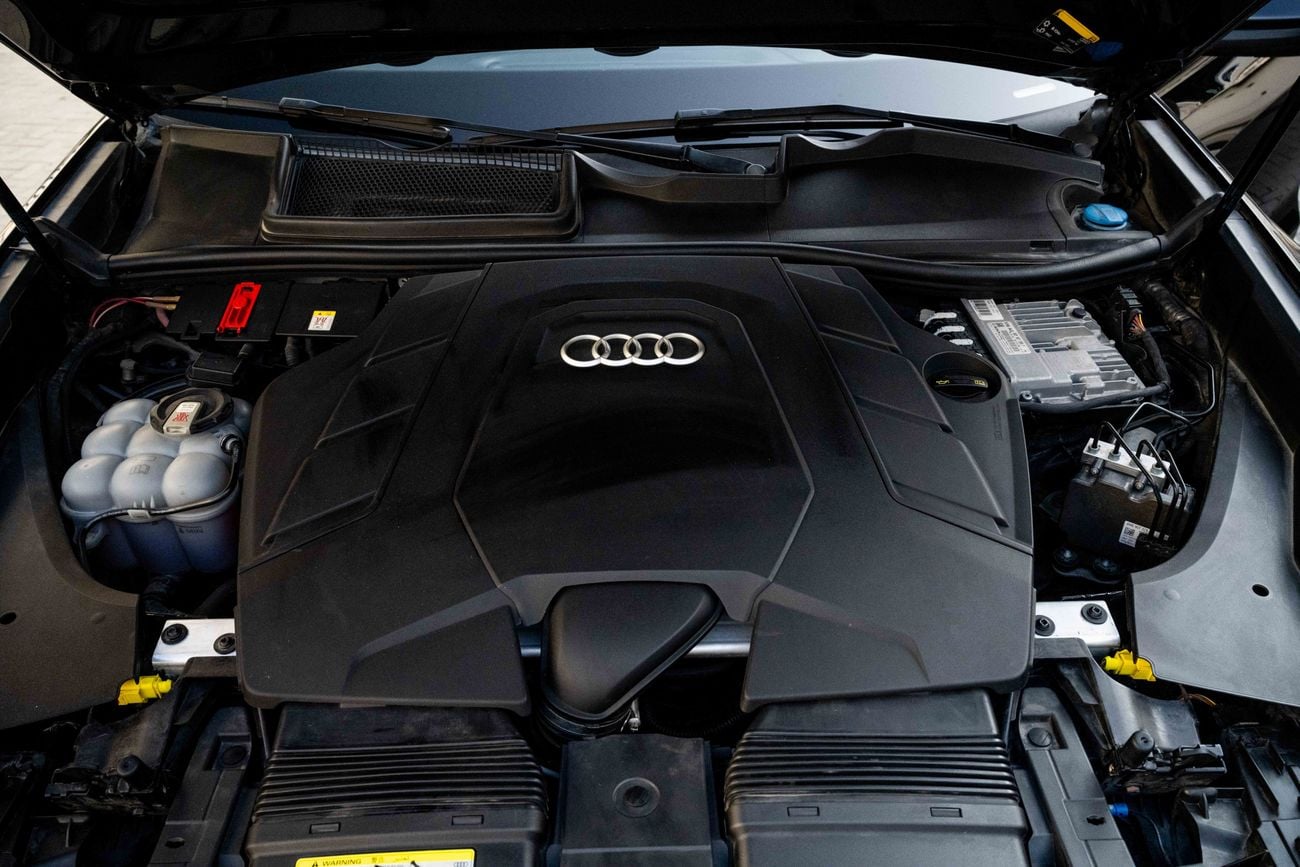 أودي Q8 Q8 55TFSI | 3,525 P.M | 0% Downpayment | 55TFSI | S-LINE | IMMACULATE