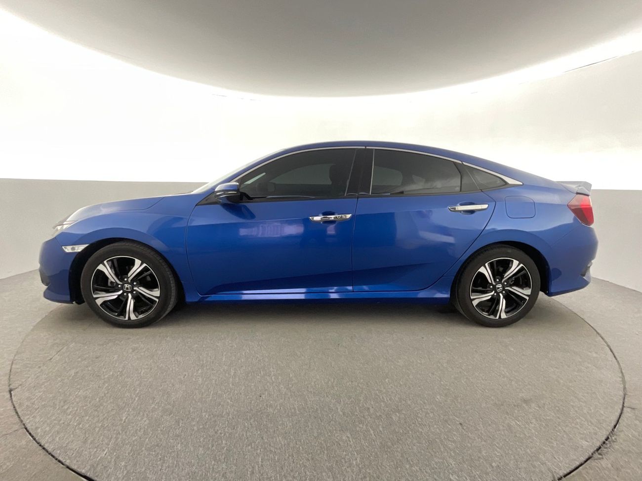 Volkswagen Teramont R-Line | Guaranteed Warranty | 0 Down Payment