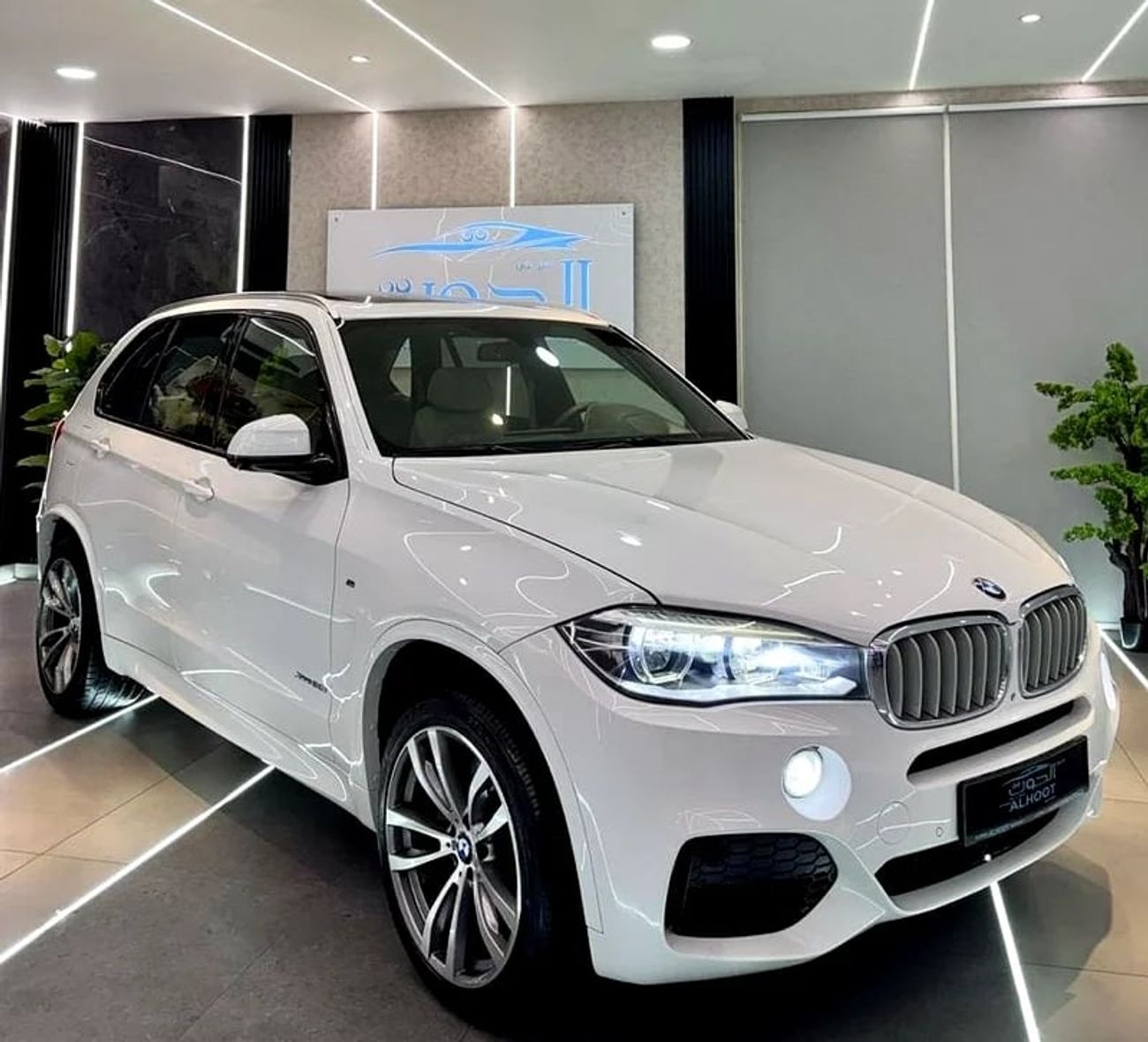 BMW X5 FULLY LOADED || XDRIVE50i || GCC || ACCIDENT FREE || SINGLE OWNER || EXCELLENT CONDITION