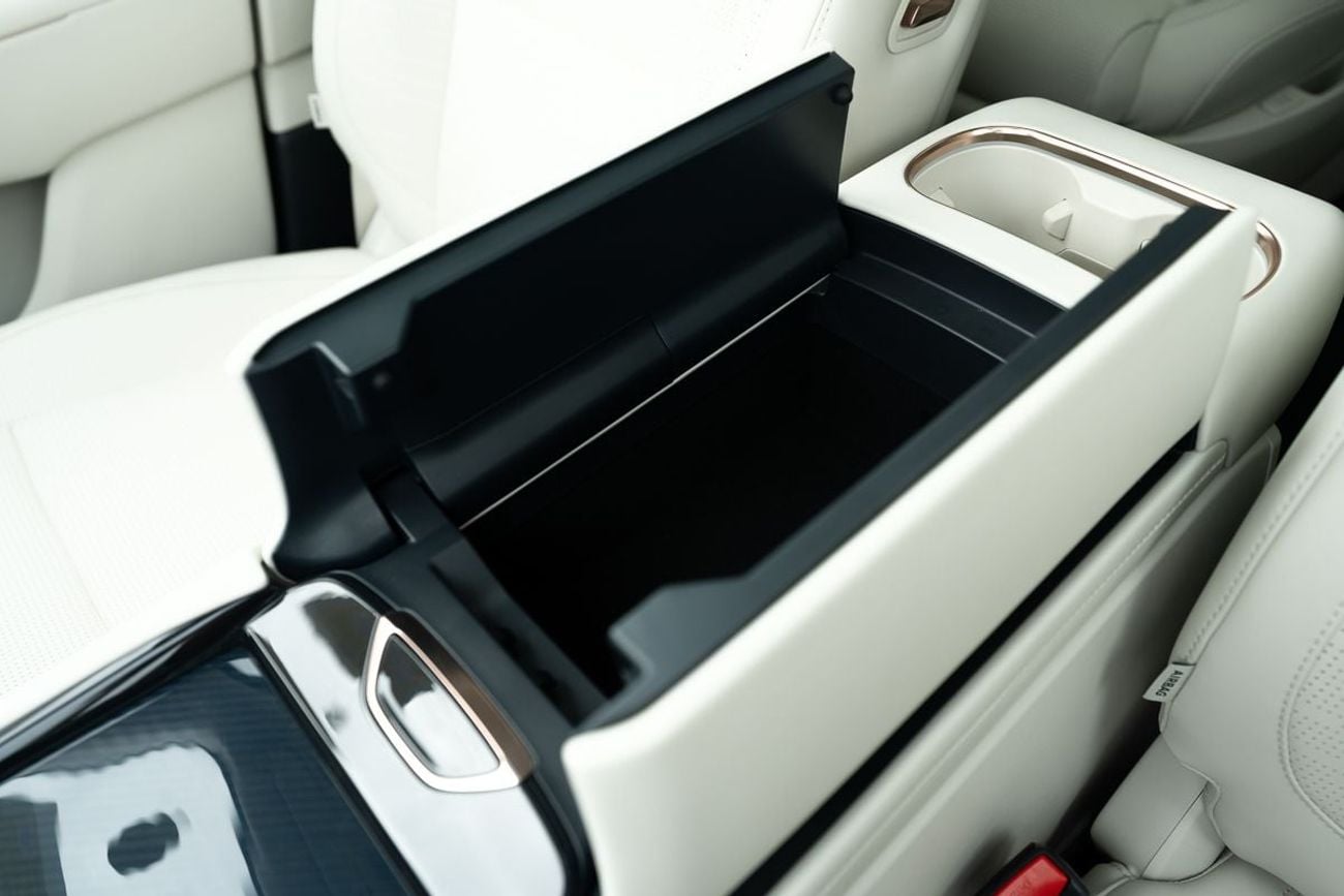 Lynk & Co 900 900 2.0T Ultra model 2025